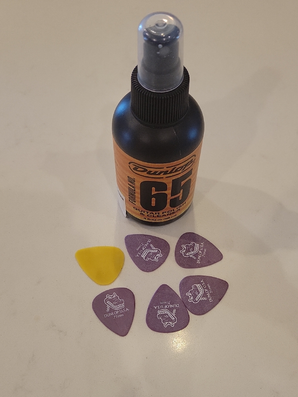 Guitar Dunlop Polish Cleaner And Guitar Picks